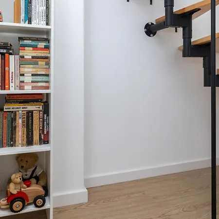 דירה In The Heart Of Historical District With Free Parking