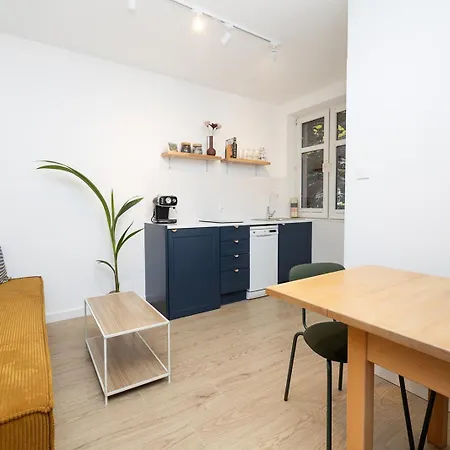 In The Heart Of Historical District With Free Parking Διαμέρισμα